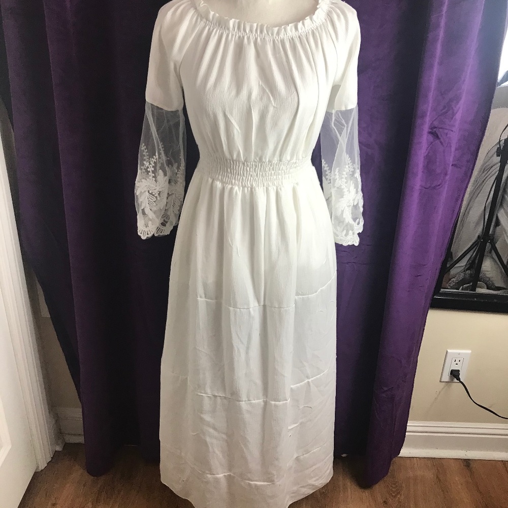 White Maxi Dress With Lace Sleeve Size M